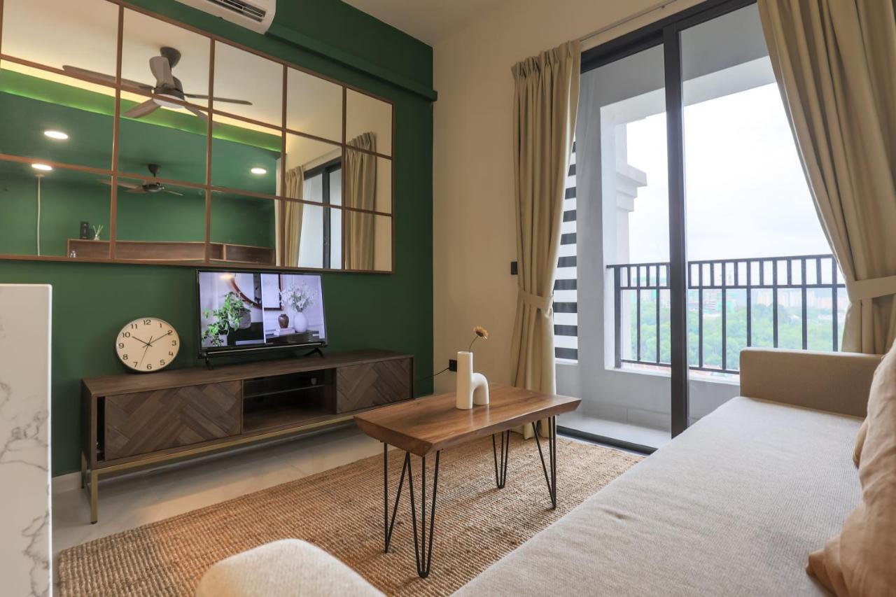 Peaceful Studio W Pool For 3 Pax - Seri Kembangan Esterno foto